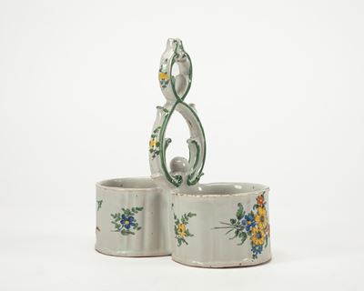 Oliera in Maiolica Decorata in Policromia a Motivi Floreali, Manifattura di Faenza, Seconda Metà ...