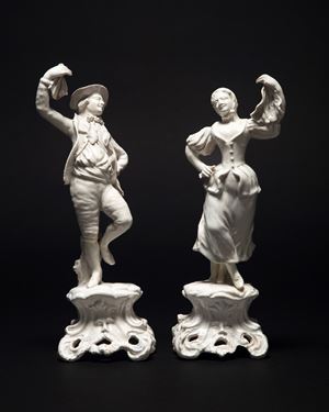 Due figure danzanti in terraglia smaltata, manifattura veneta, secolo XVIII
