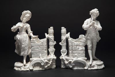 Due Gruppi in Porcellana Bianca Raffiguranti Suonatore di Flauto e Gentildonna, Manifattura Venet...