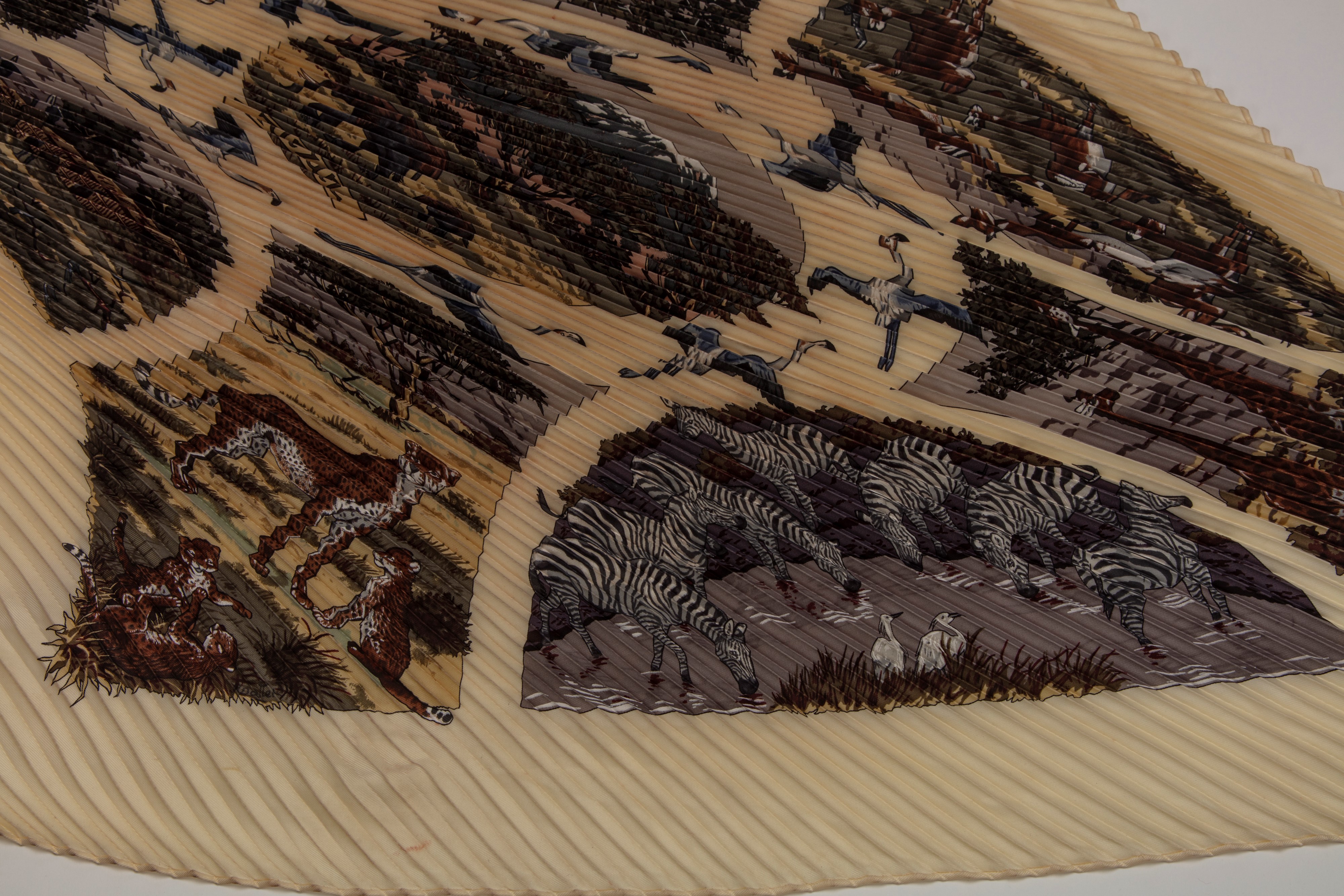 Lotto composto di 2 foulard plissé