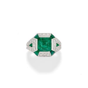 Emerald and diamond ring