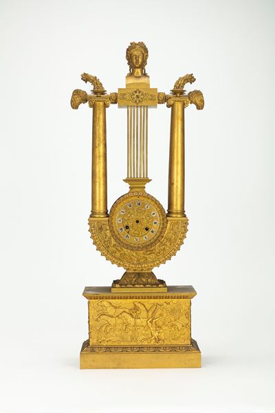 Pendola a Lira in Bronzo Dorato, Francia, Circa 1880
