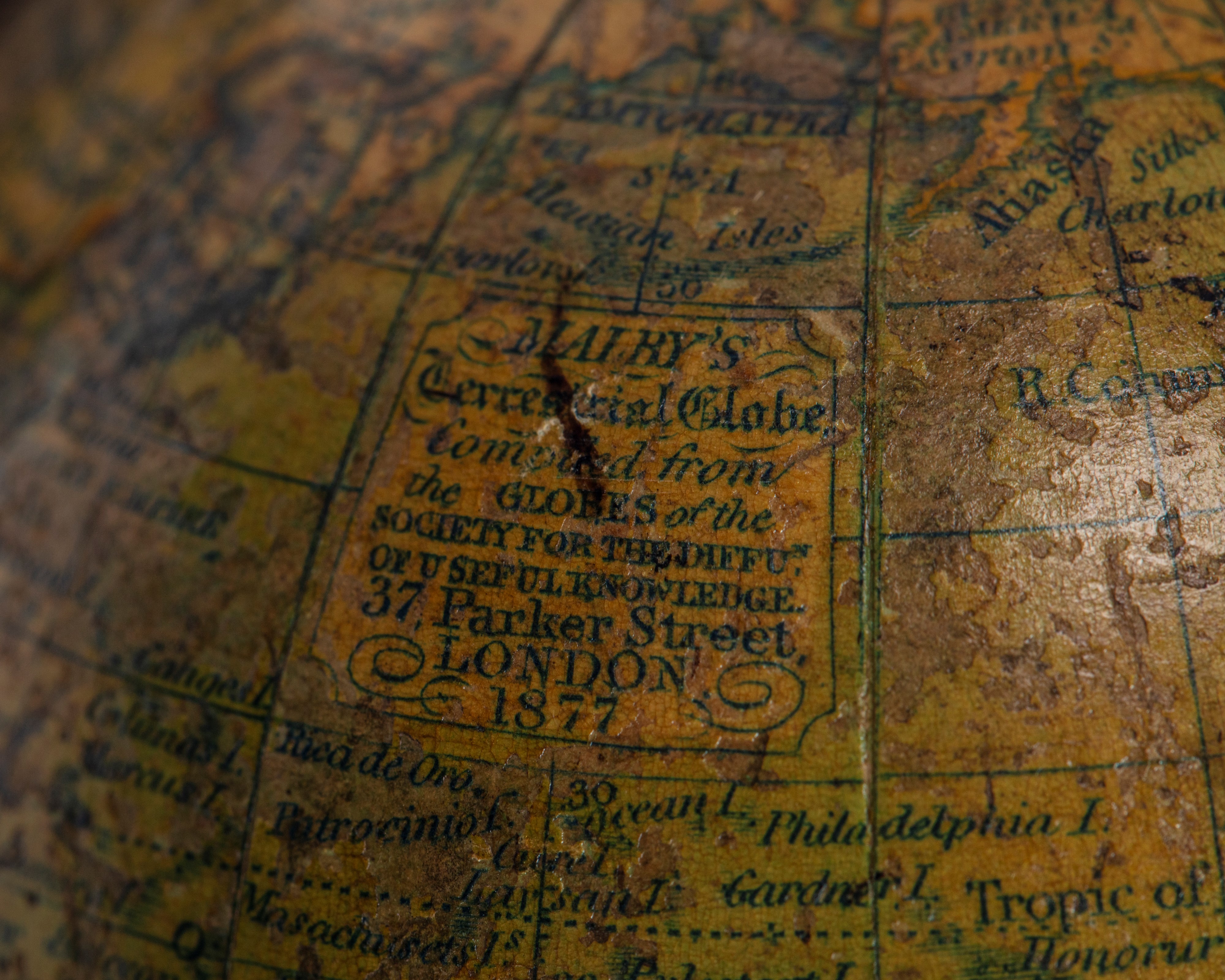 Malby's. Terrestrial Pocket Globe, Londra, 1877. in Custodia Coeva in Legno Tornito