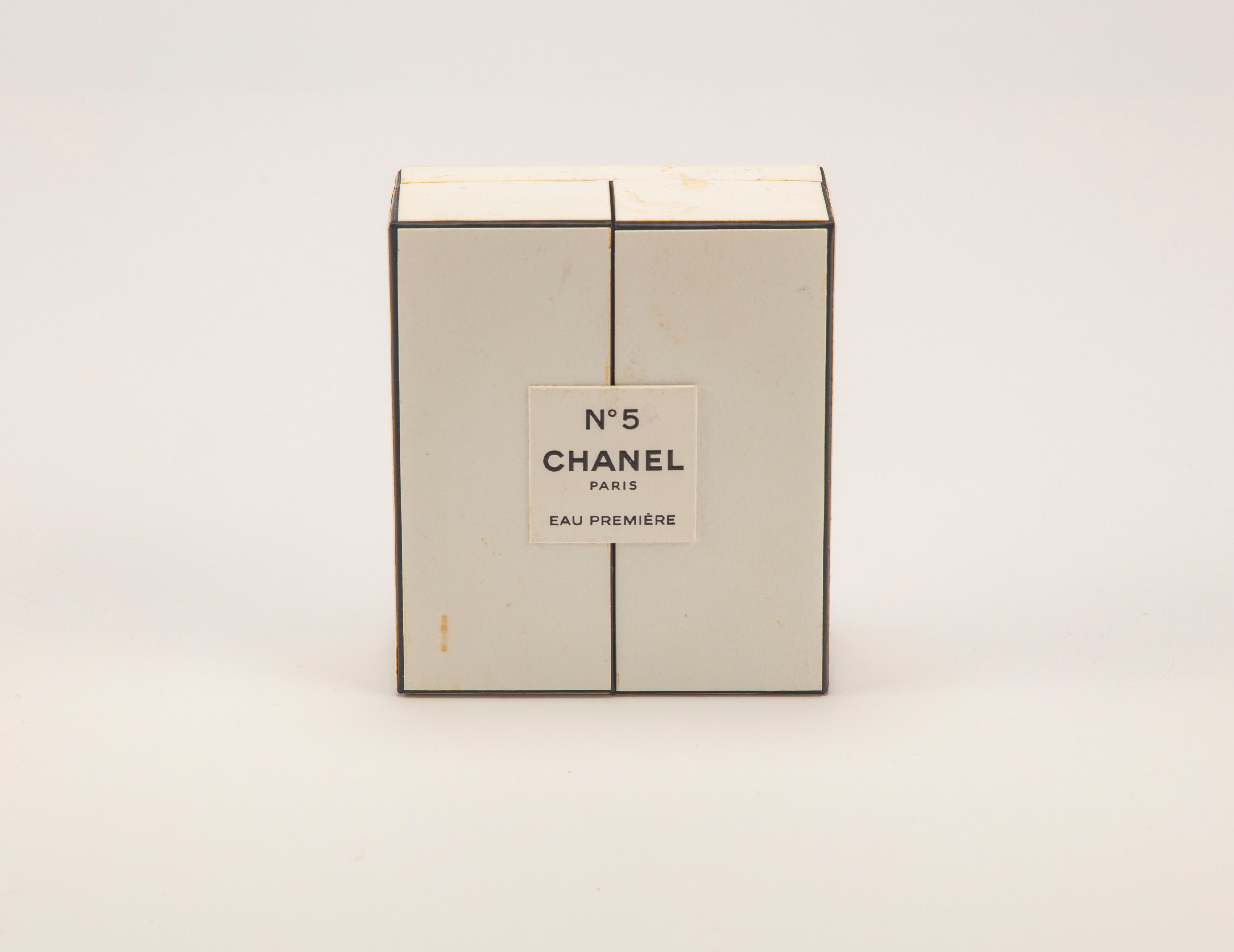 Chanel n.5 Premiere box