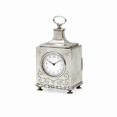 Orologio da tavolo in argento, Inghilterra, XX secolo