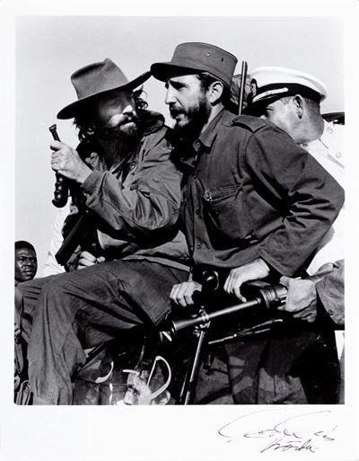 Fidel Castro e Camilo Cienfuegos, Havana, 8 gennaio 1959, stampa successiva alla gelatina ai sali...