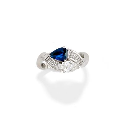 Anello con Zaffiro e Diamanti