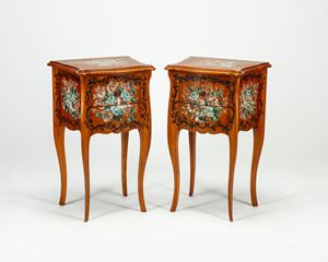 Coppia di comodini dipinti a motivi floreali, secolo XX