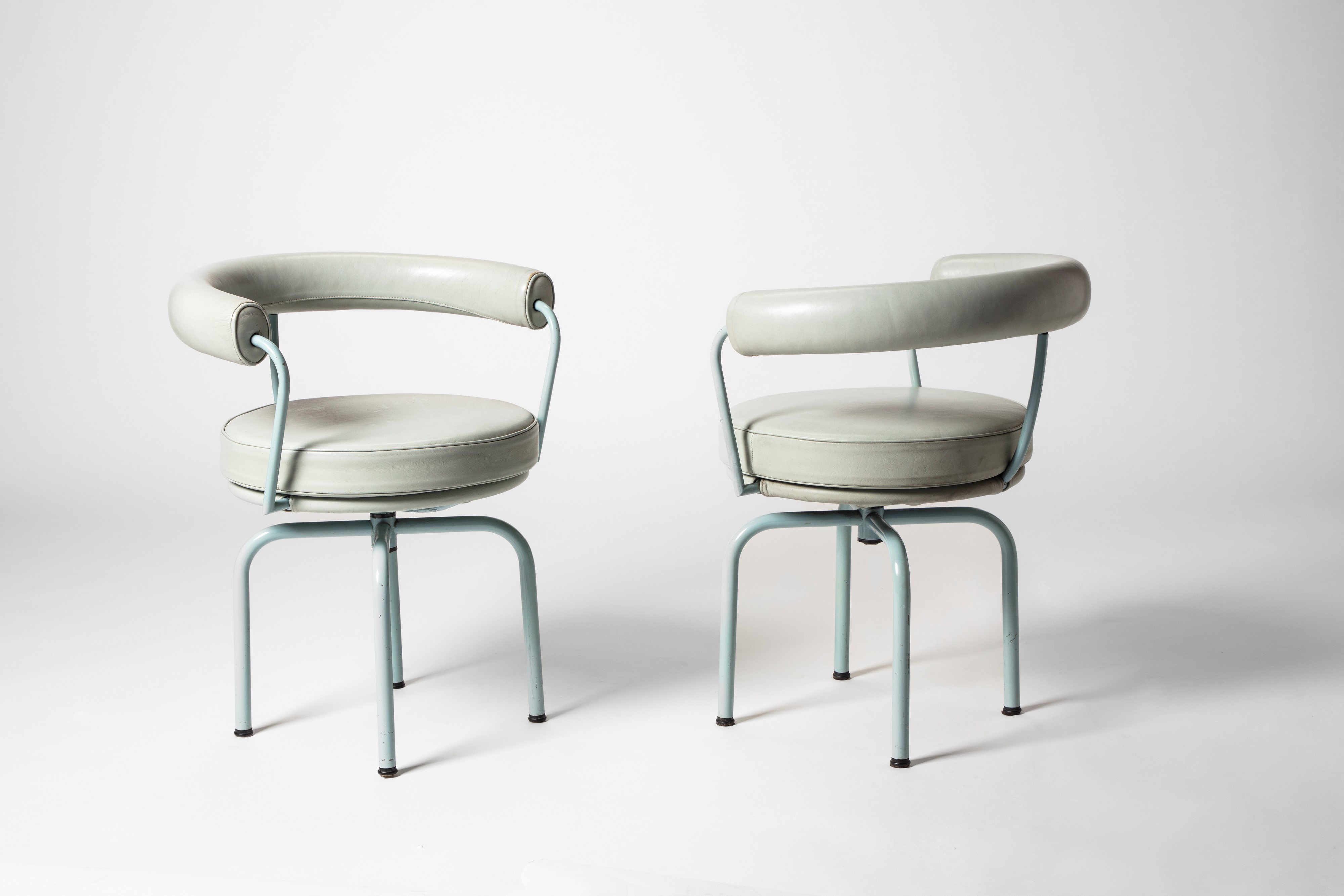 Charlotte Perriand - Set di Cinque Sedie, Modello Lc7