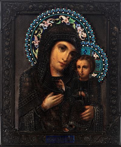 Icona Raffigurante la Vergine di Smolensk a Tempera su Tavola con Riza in Argento e Smalti Policr...