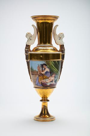 Grande vaso biansato in porcellana a fondo dorato. Manifattura di Parigi, inizio del XIX secolo