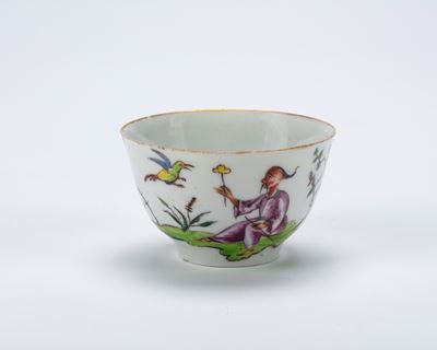 Manifattura Antonibon di Nove, Tazzina in porcellana con decorazione a chinoiserie