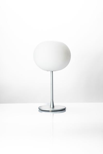 Piccola Lampada da Tavolo Modello Glo-ball