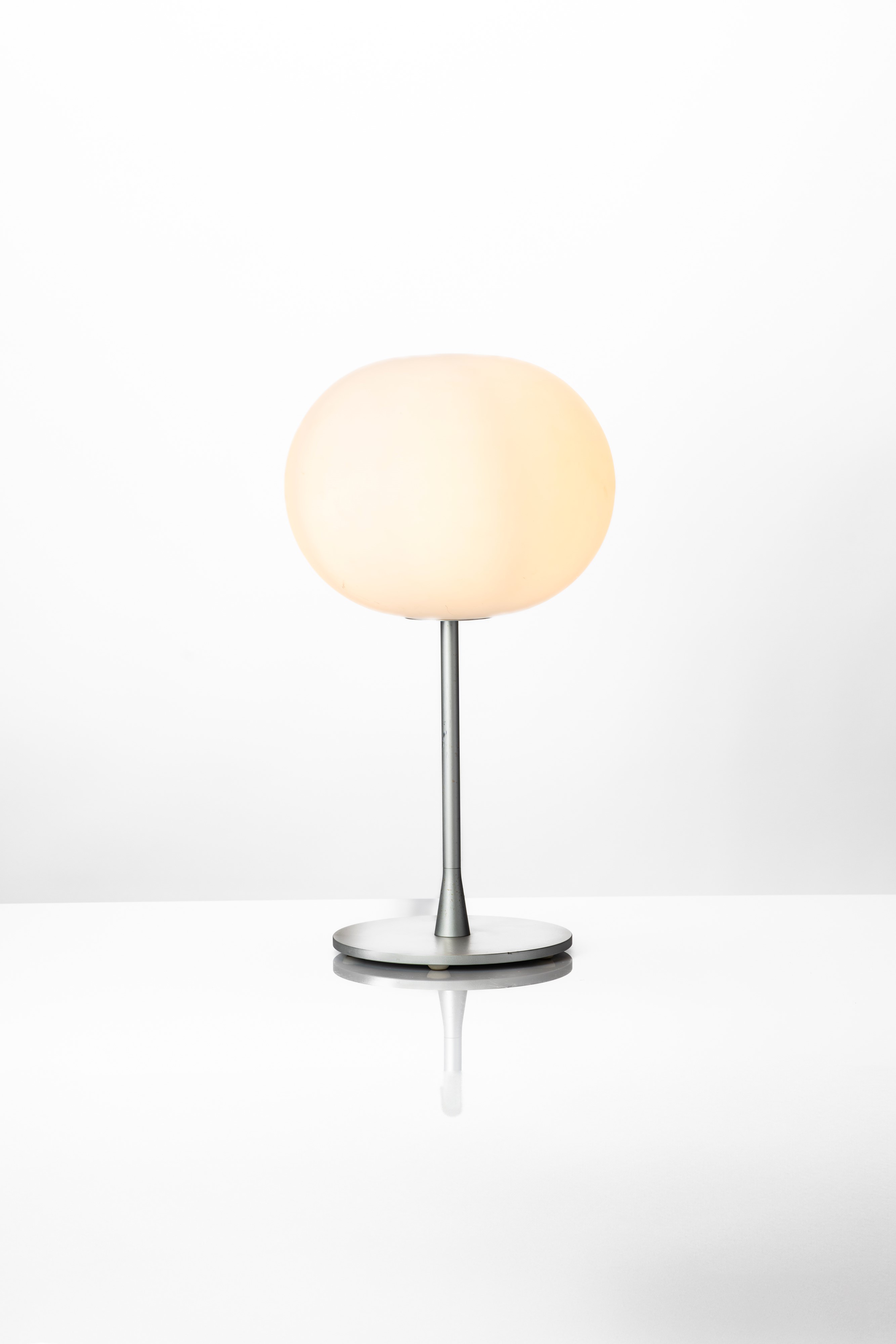 Jasper Morrison - Piccola Lampada da Tavolo Modello Glo-ball