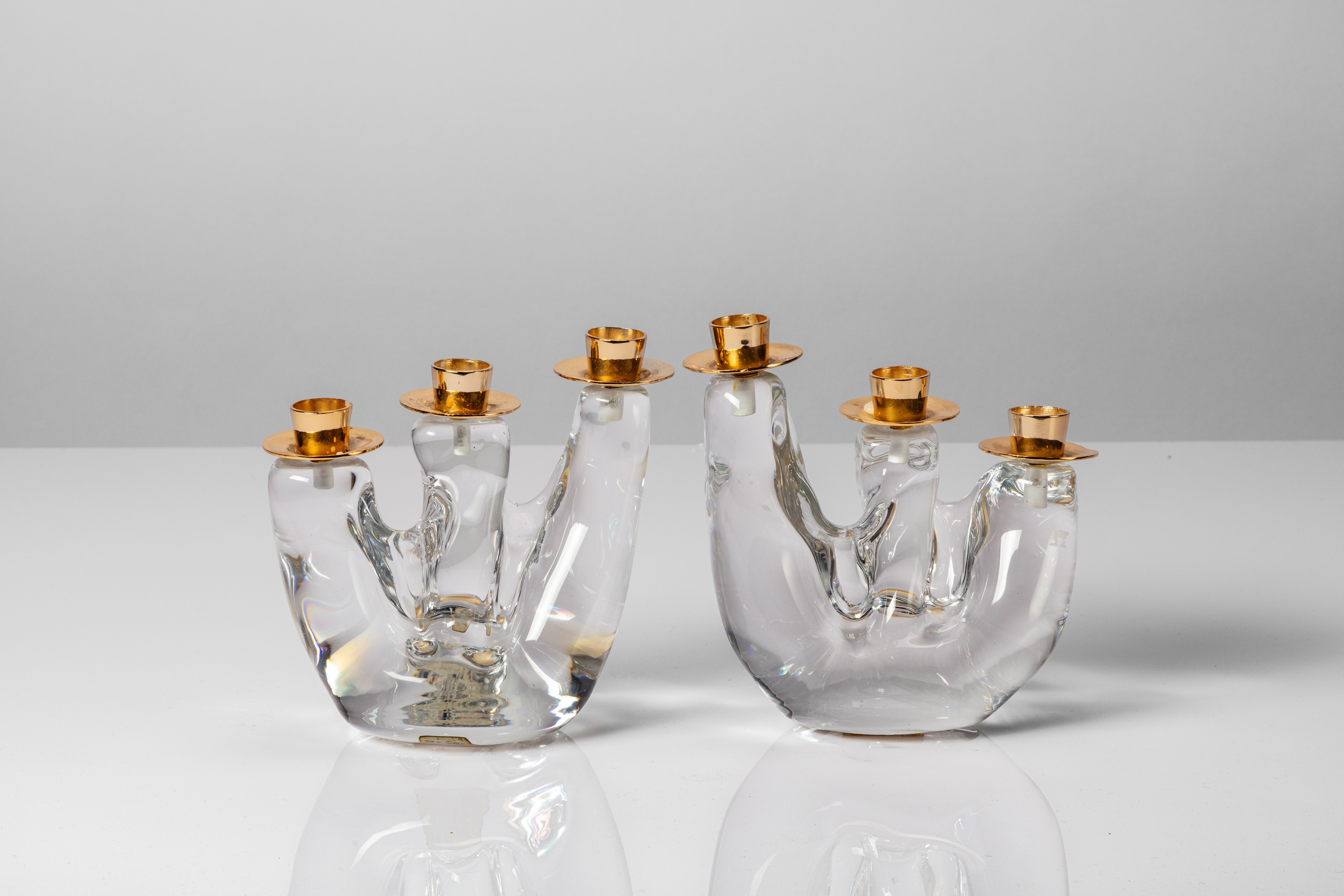 Coppia di candelieri scultorei