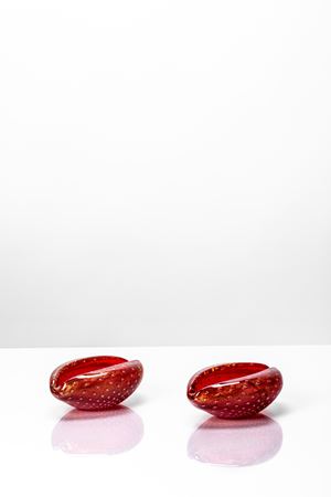 Pair of shells-shaped cups