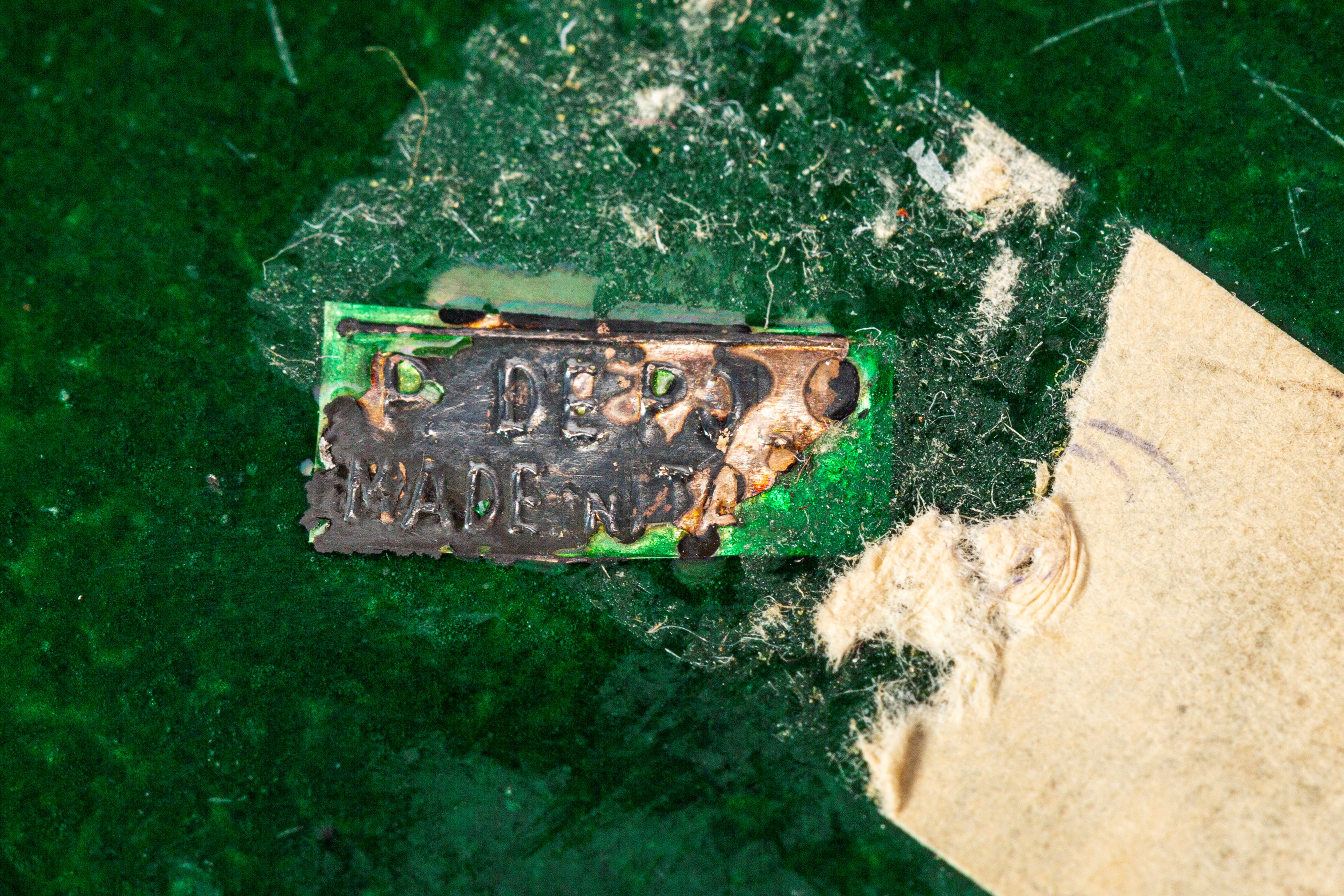 Coppia di ciotole a smalti policromi