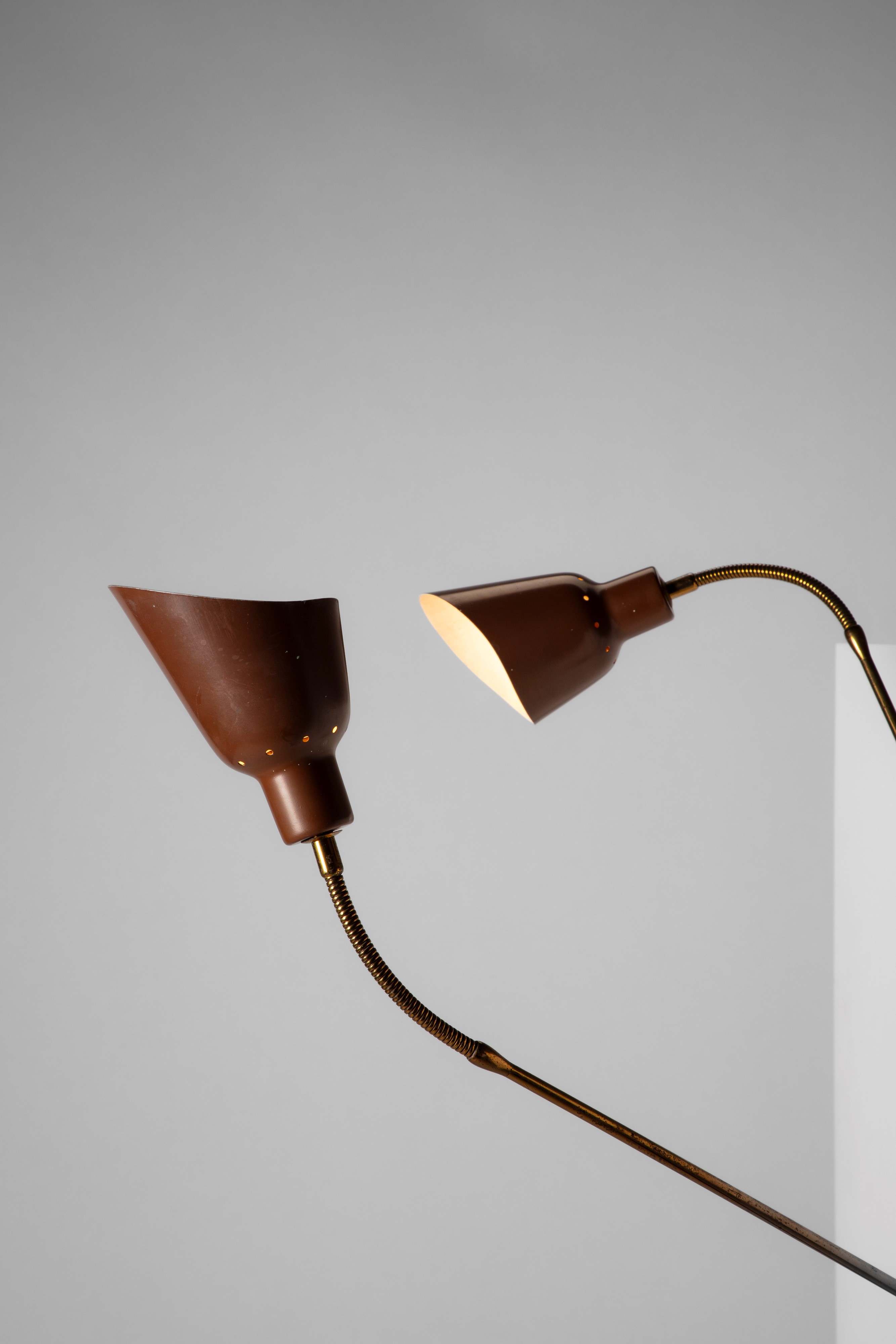 Lampada da parete orientabile