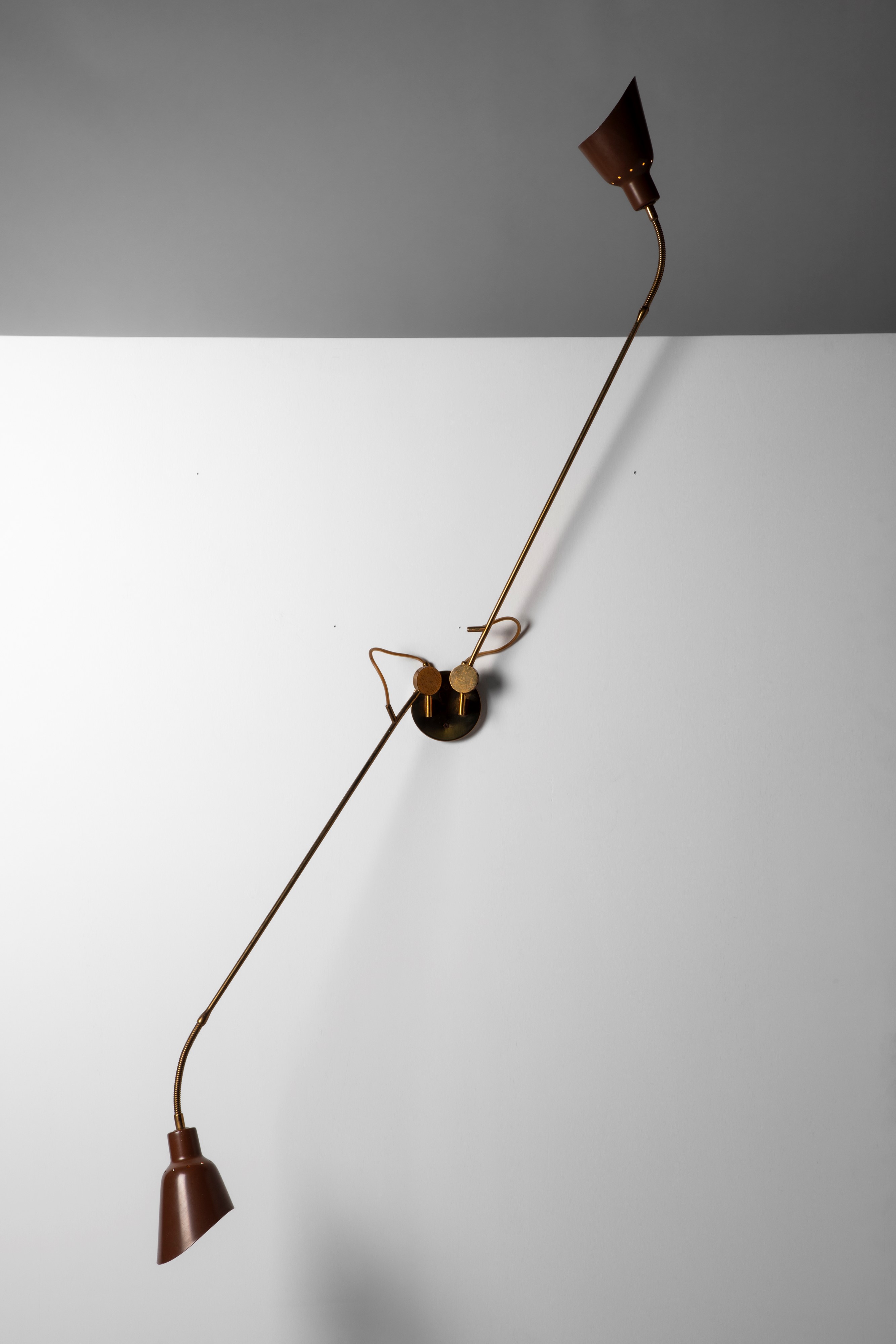 Lampada da parete orientabile