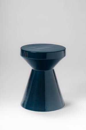 Side table in ceramic