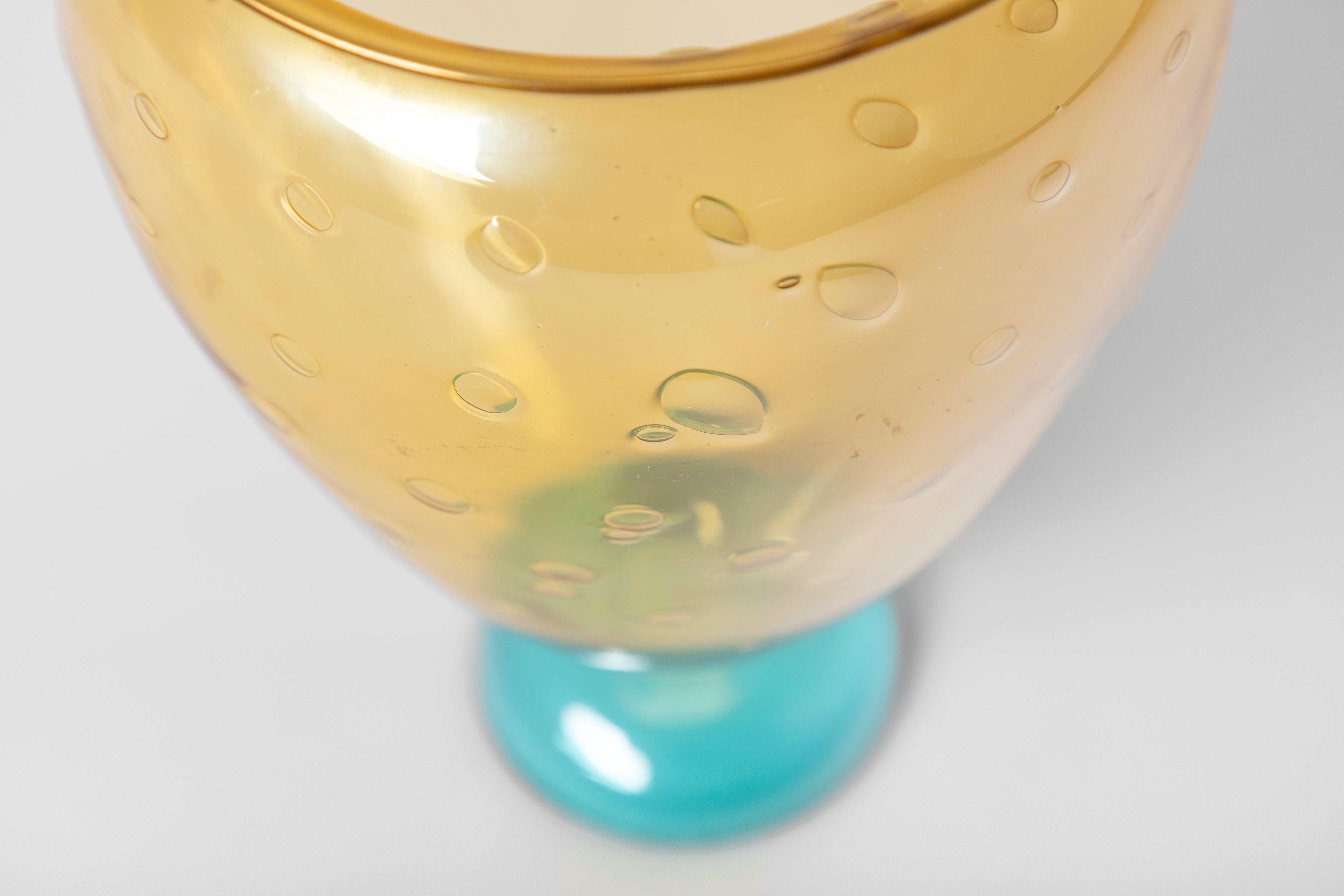 Vaso in vetro 'pagliesco'