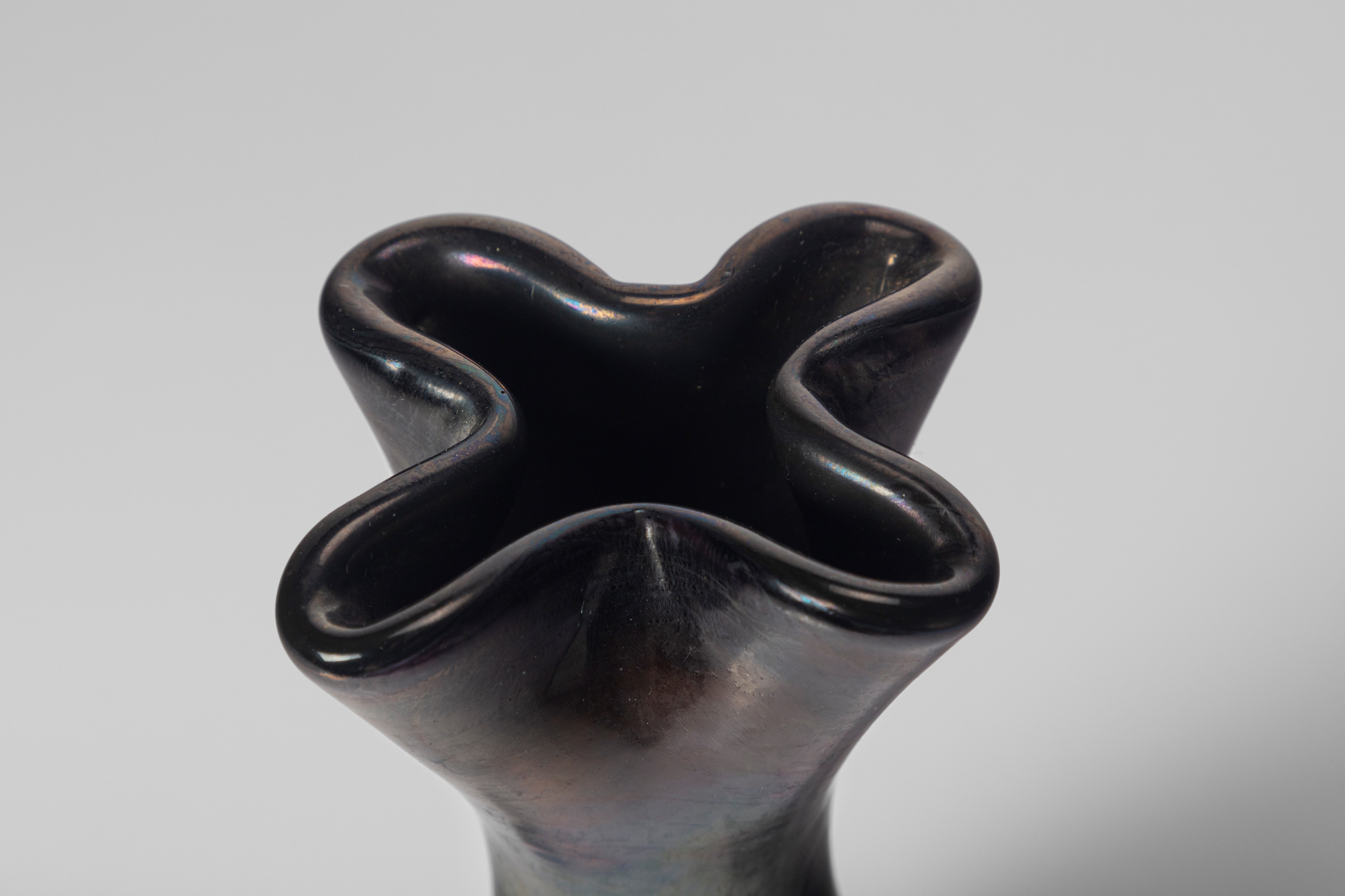 Vaso con bocca a quadrifoglio