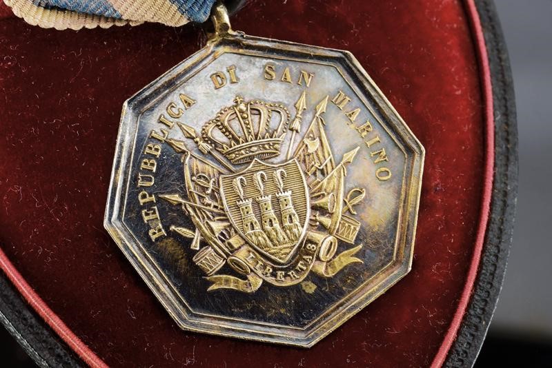 Medaglia di prima classe per 25 anni di servizio, in astuccio