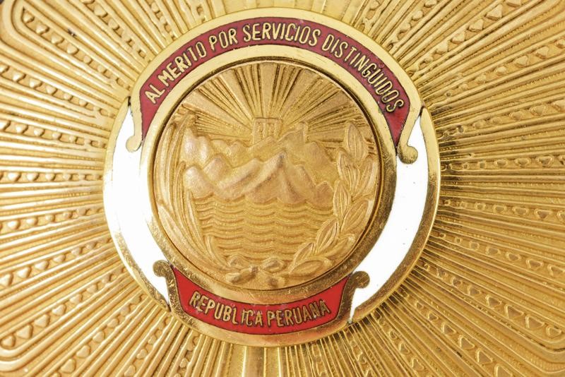 Orden al Mérito Por Servicios Distinguidos