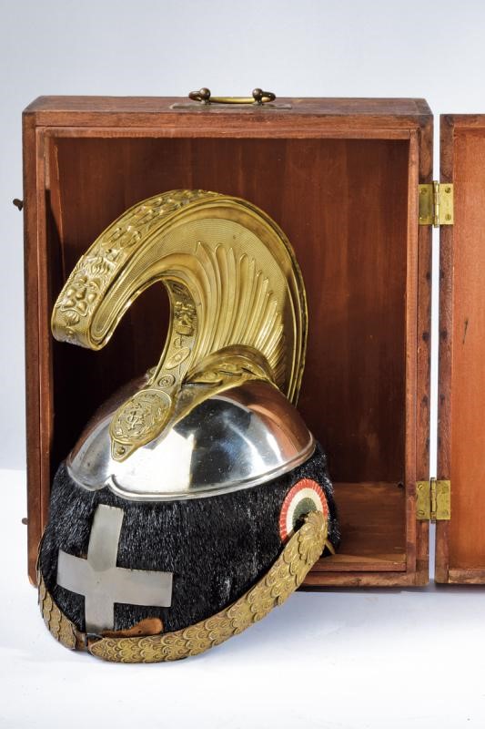 Elmo da ufficiale di cavalleria con custodia, epoca Vittorio Emanuele III