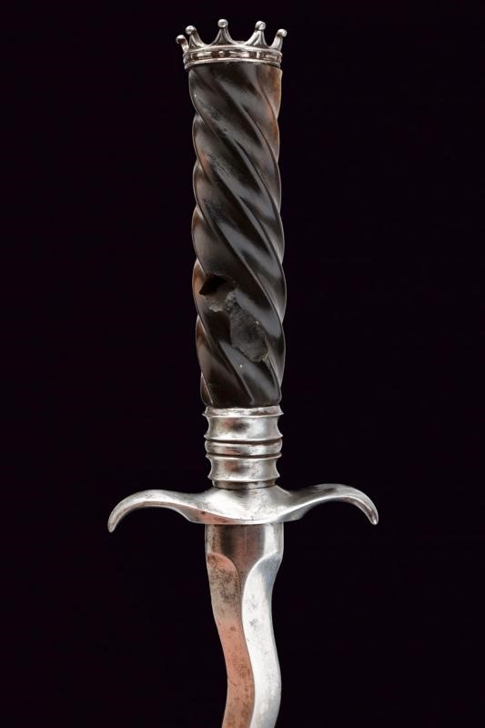 Interessante e raro pugnale appartenuto al Conte V. A. Sallier della Torre