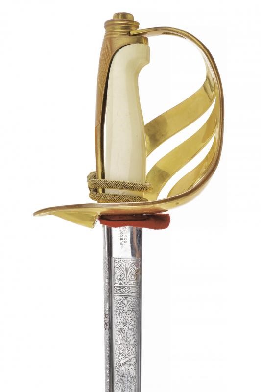 Parti dell'uniforme e spada dell'ultimo comandante della Guardia Nobile, epoca Paolo VI