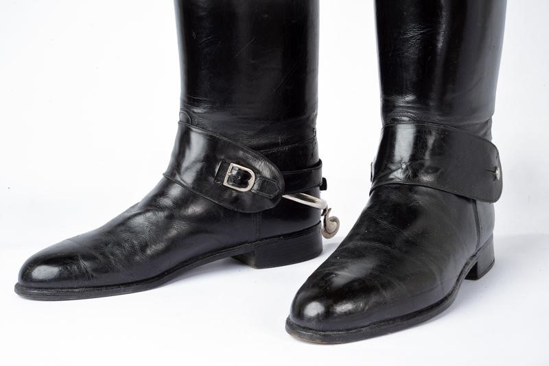 Parti dell'uniforme e spada dell'ultimo comandante della Guardia Nobile, epoca Paolo VI