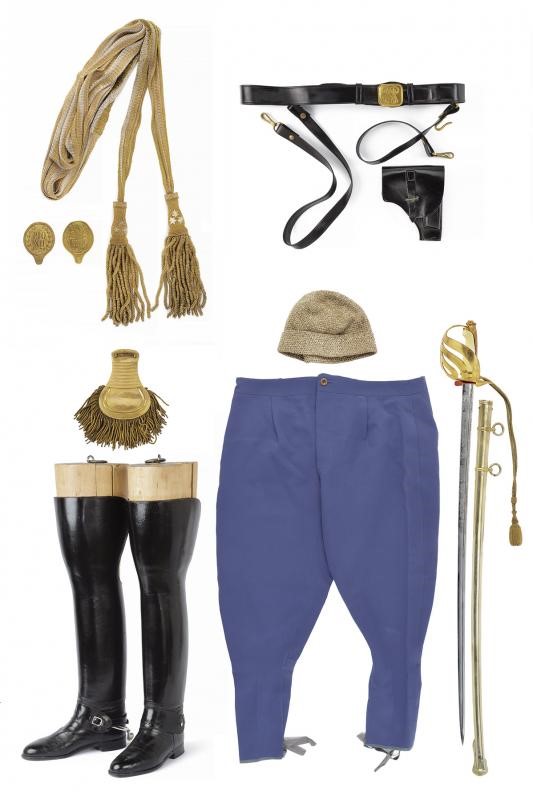 Parti dell'uniforme e spada dell'ultimo comandante della Guardia Nobile, epoca Paolo VI