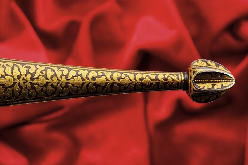 Eccezionale Kindjal con Decorazione in Oro Giallo