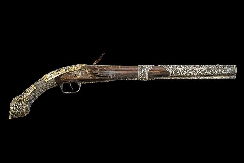 Bellissima Pistola a Pietra Focaia con Fornimenti in Argento