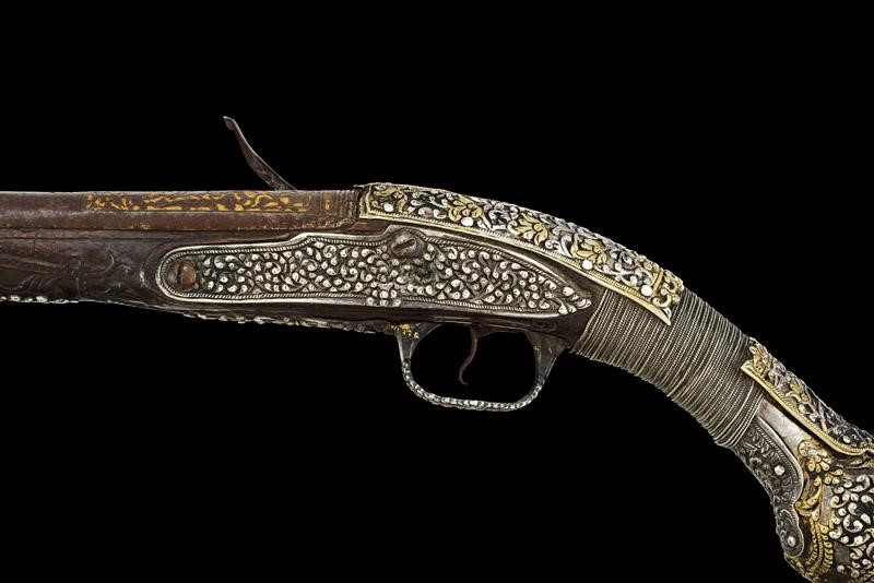 Bellissima Pistola a Pietra Focaia con Fornimenti in Argento