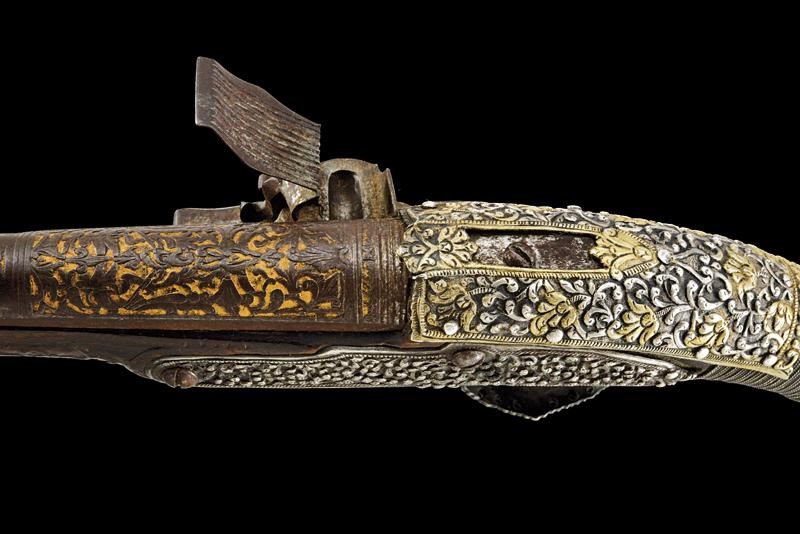 Bellissima Pistola a Pietra Focaia con Fornimenti in Argento