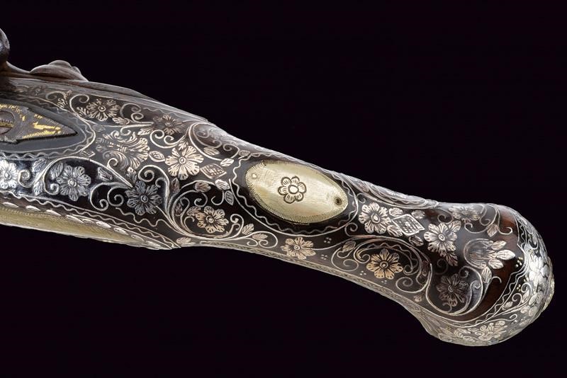 Pistola a Pietra Focaia con Bellissime Decorazioni in Argento
