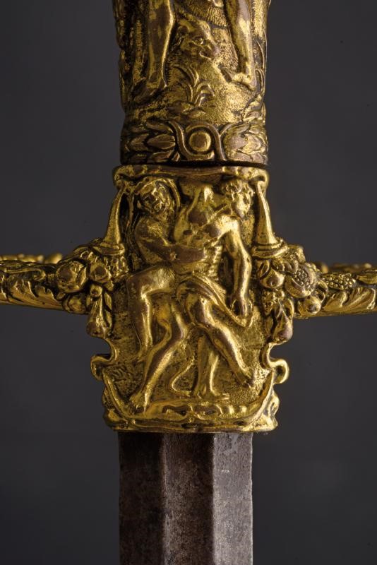 Straordinaria Spada con Raffigurazioni delle Fatiche di Eracle