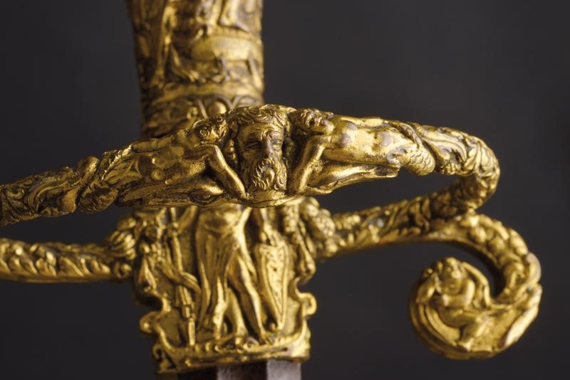Straordinaria Spada con Raffigurazioni delle Fatiche di Eracle