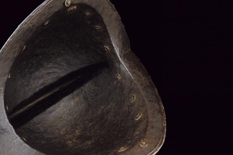 Bellissimo Morione Inciso e Dorato
