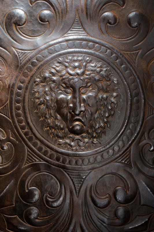 Scudo Decorativo nello Stile del XVI Secolo