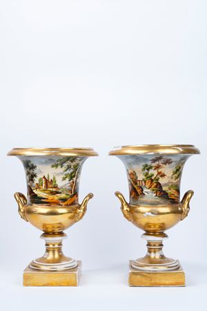 Coppia di vasi in porcellana policroma e oro, Francia secolo XIX
