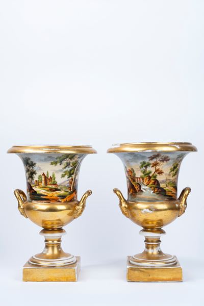 Coppia di Vasi in Porcellana Policroma e Oro, Francia Secolo XIX