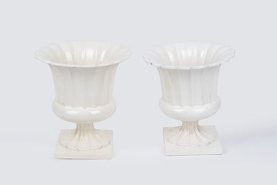 Coppia di Vasi in Maiolica Bianca
