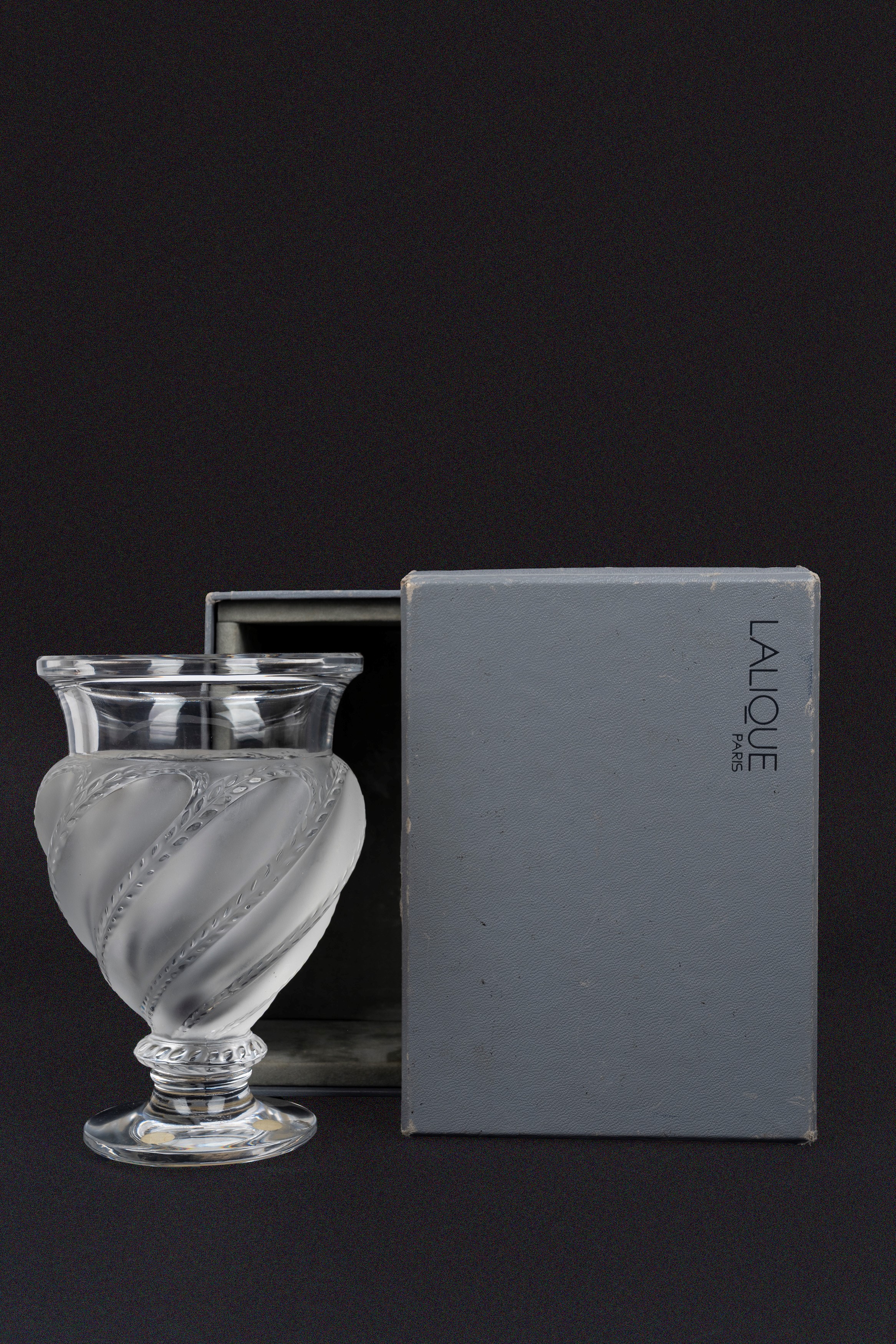 Lalique - Vaso in Cristallo Satinato Ermenonville