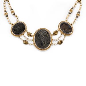 Necklace with cameos