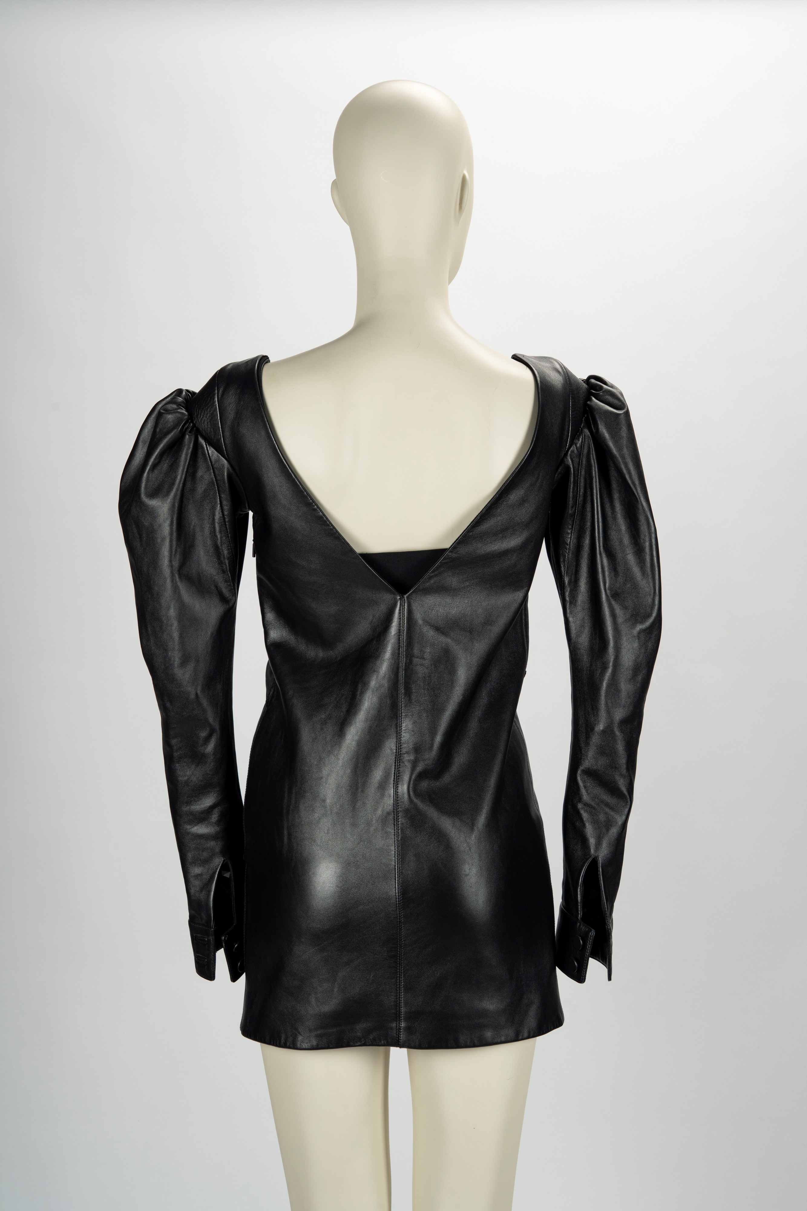 Saint Laurent - Abito in pelle nera con maniche lunghe