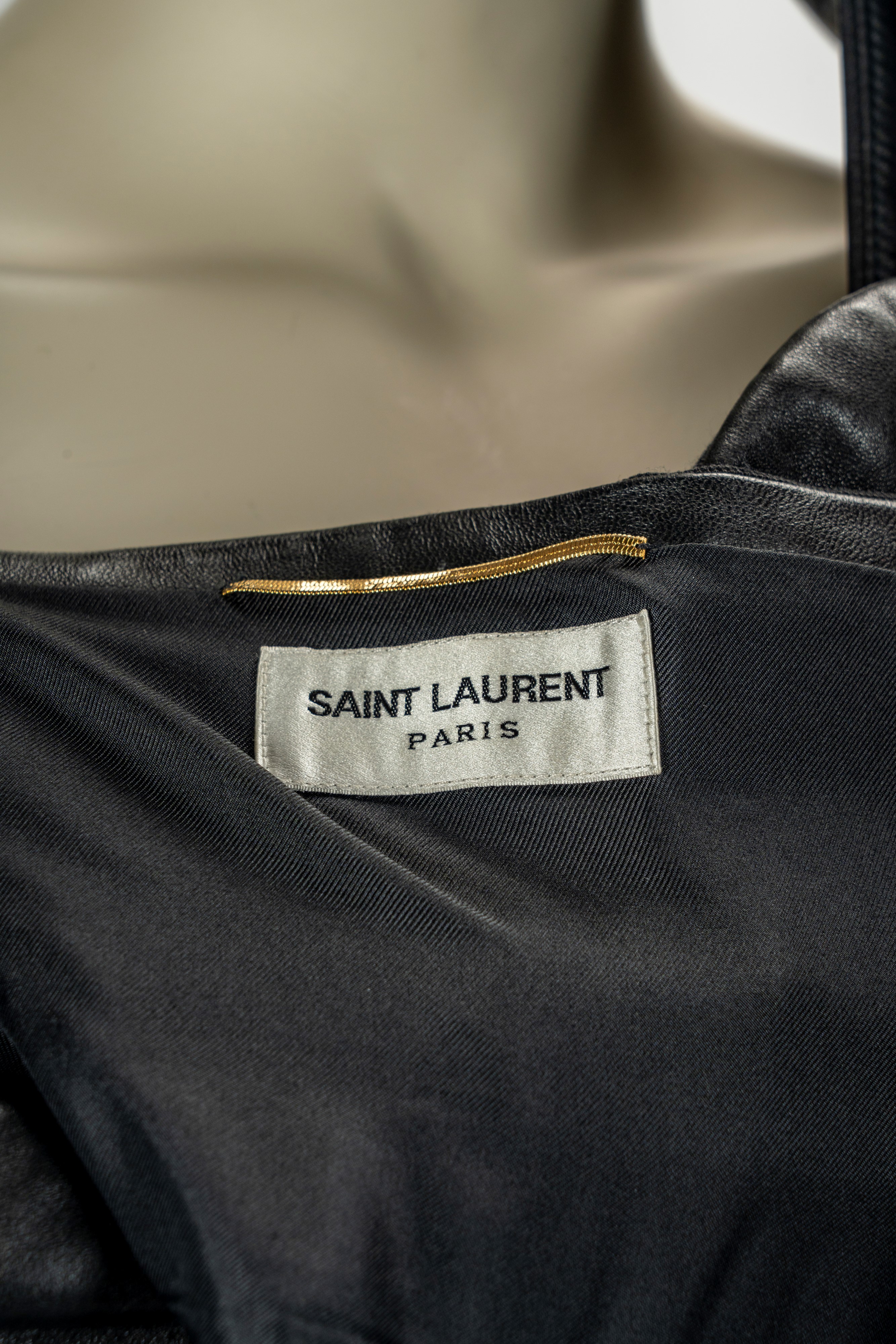 Saint Laurent - Abito in pelle nera con maniche lunghe