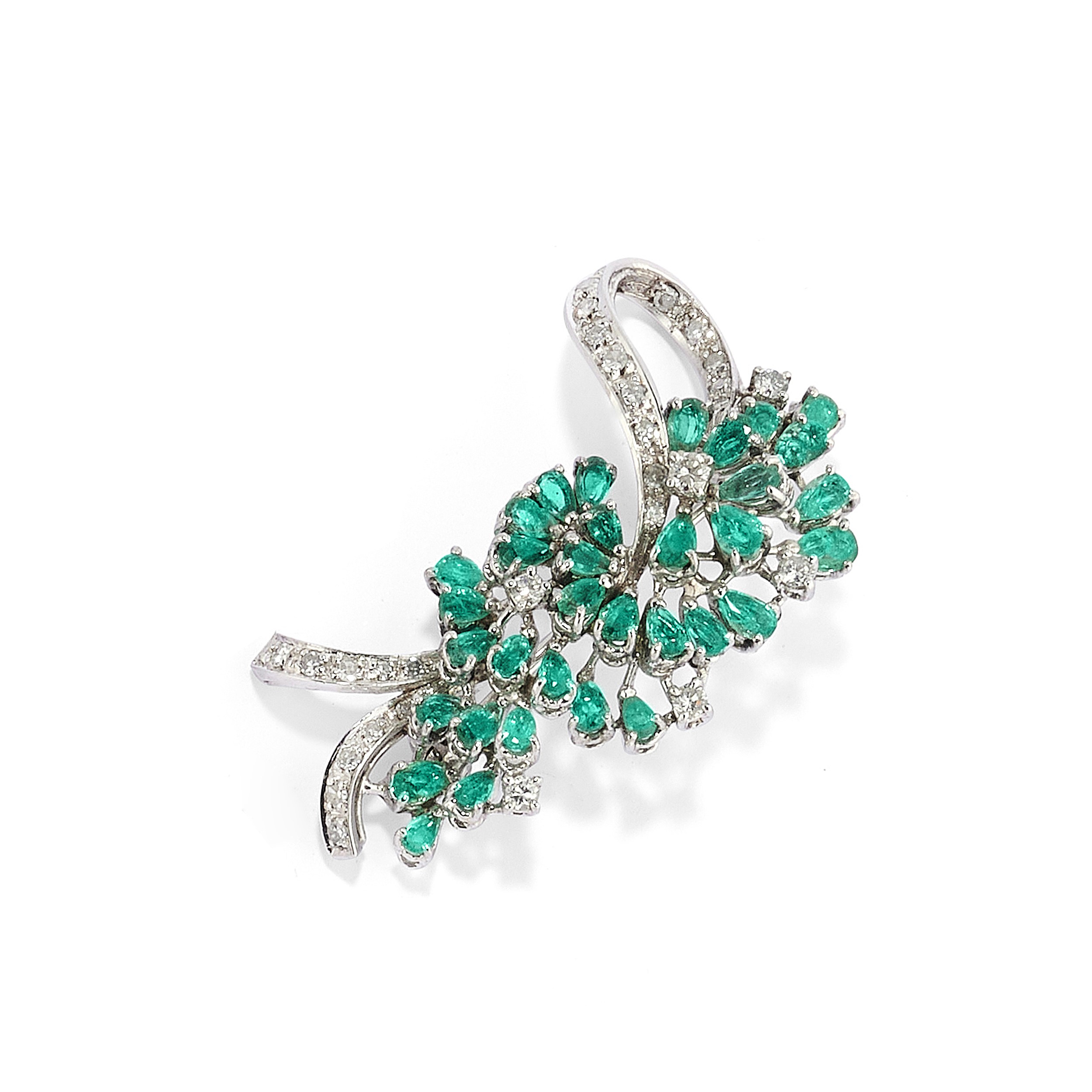 Spilla e anello con smeraldi